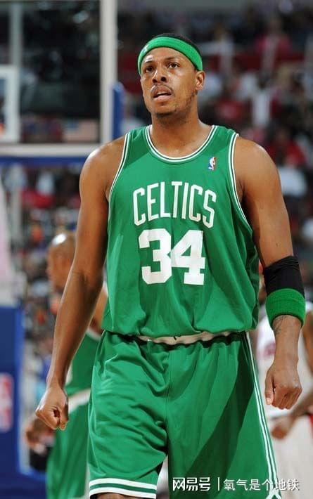 尝试新角色，德媒：罗伊斯将担任下周多特蒙德欧冠比赛评论员（德媒：罗伊斯下周将以评论员身份解说多特欧冠，尝试新身份）